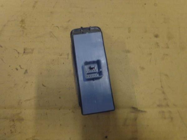 BOUTON LEVE VITRE VW POLO 6R ( 4 VITRES ) - Vue 2